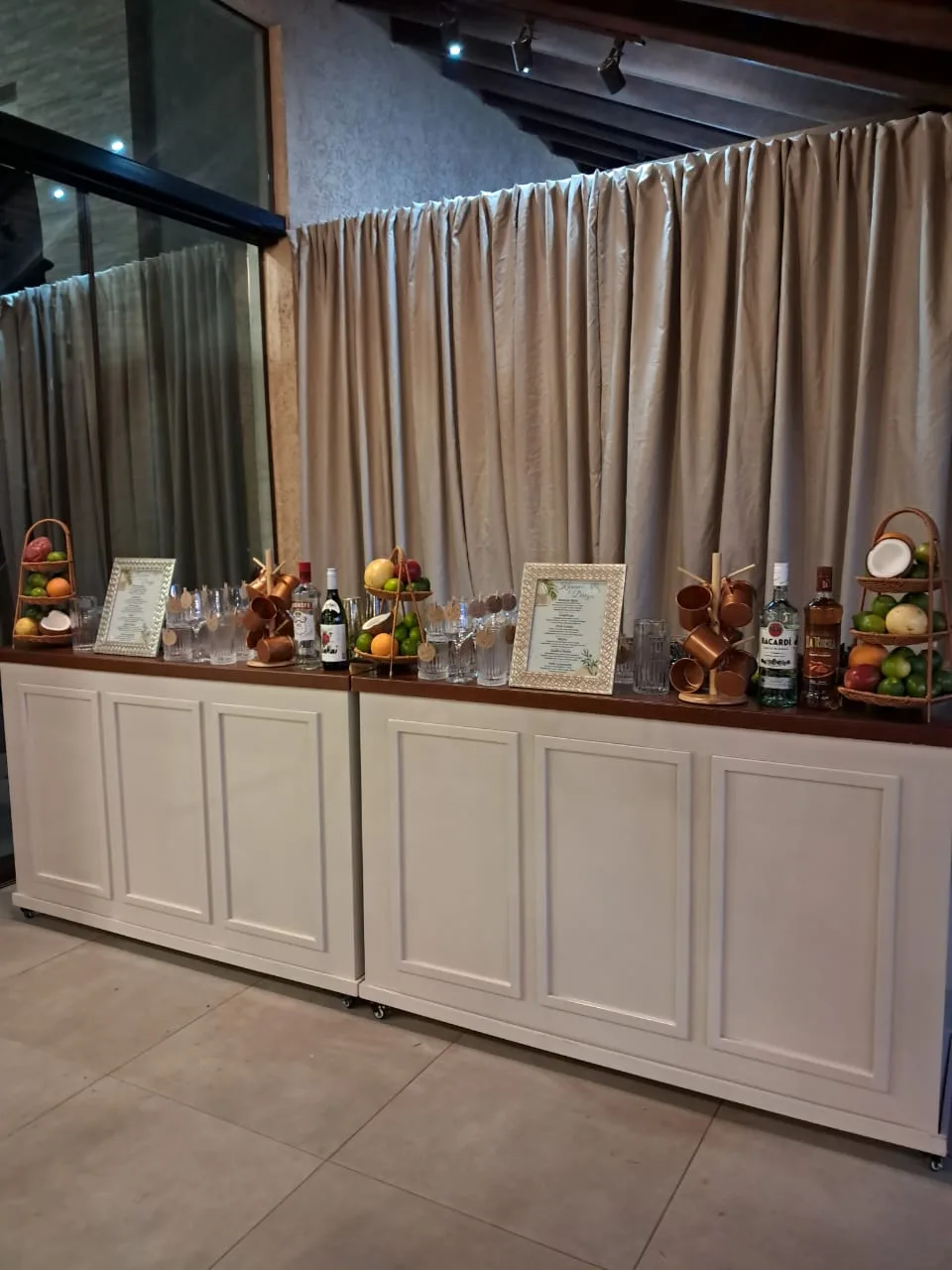 Foto de Festive Cocktails Bartenders